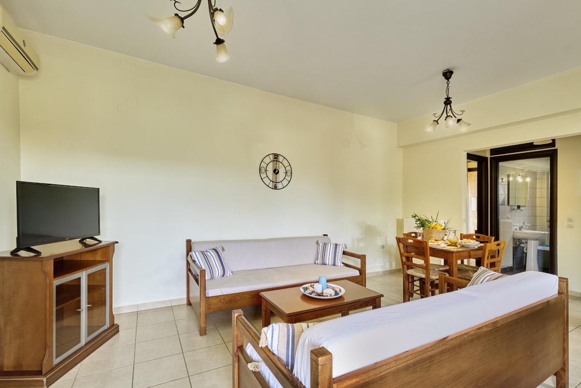 Villa Gereoudis Seaview Apartments-Pool & Bar Kolymbari Dış mekan fotoğraf