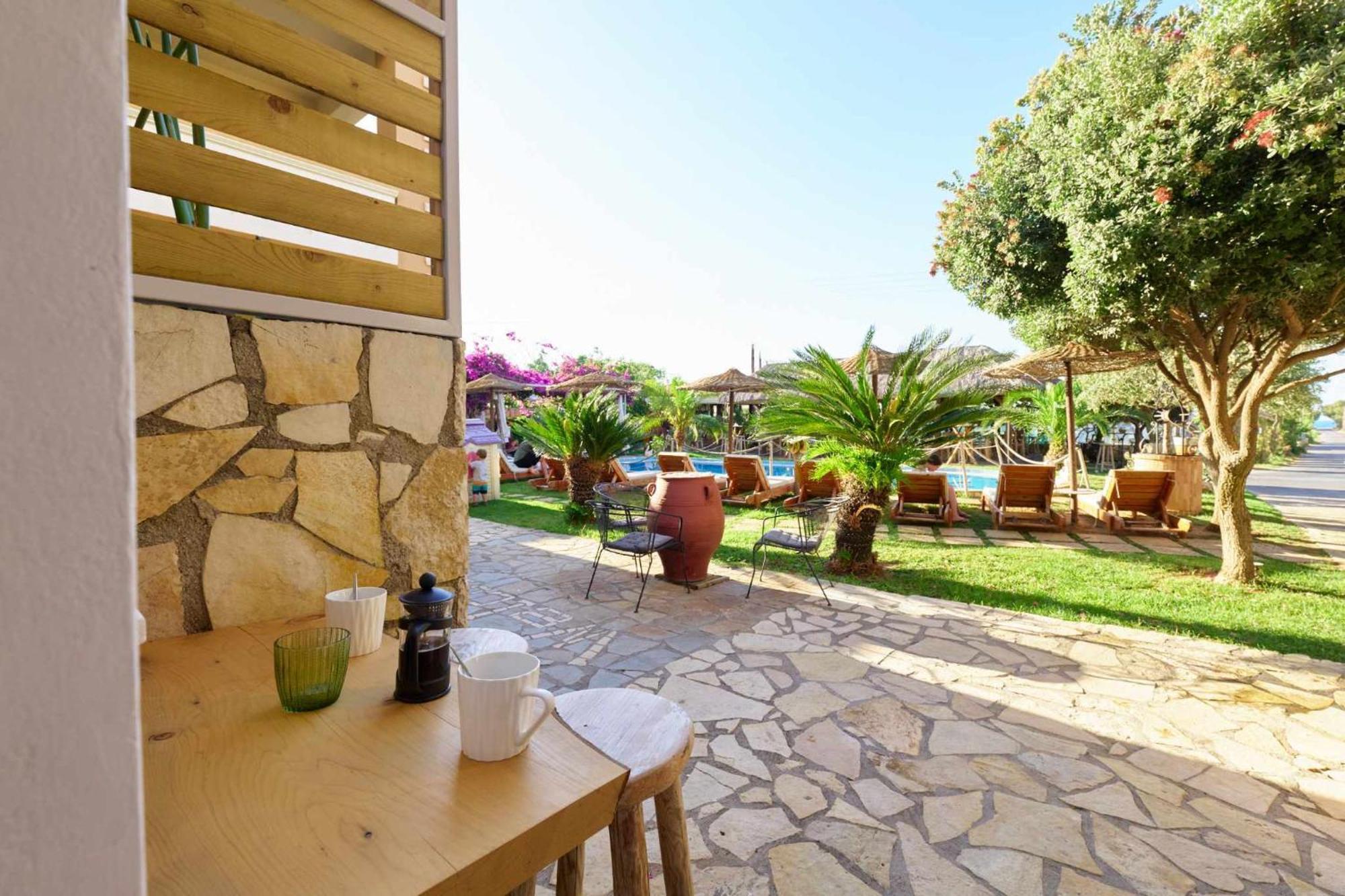 Villa Gereoudis Seaview Apartments-Pool & Bar Kolymbari Dış mekan fotoğraf