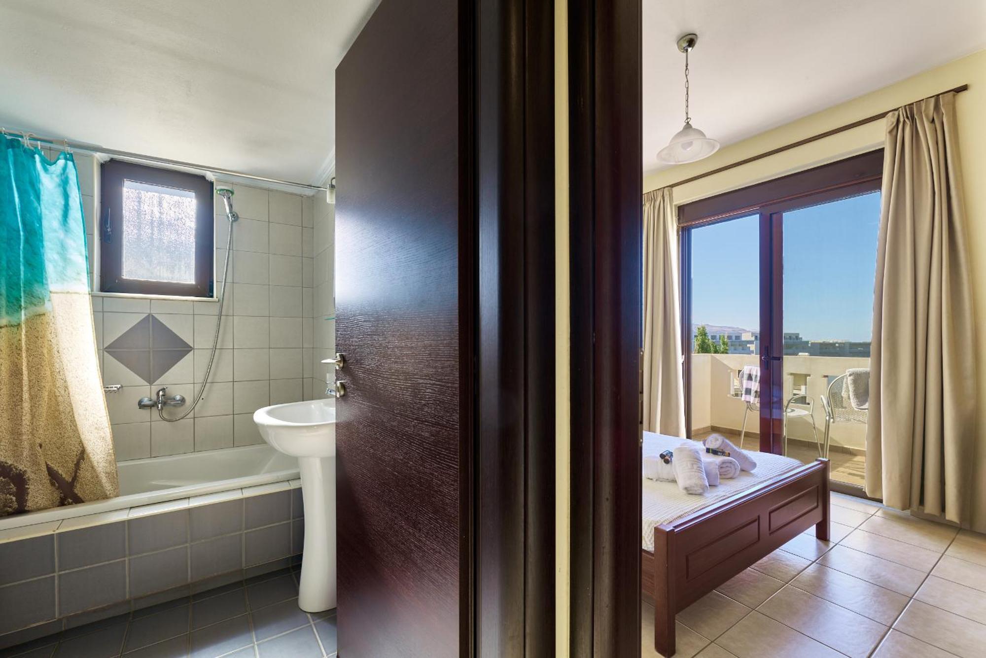 Villa Gereoudis Seaview Apartments-Pool & Bar Kolymbari Dış mekan fotoğraf
