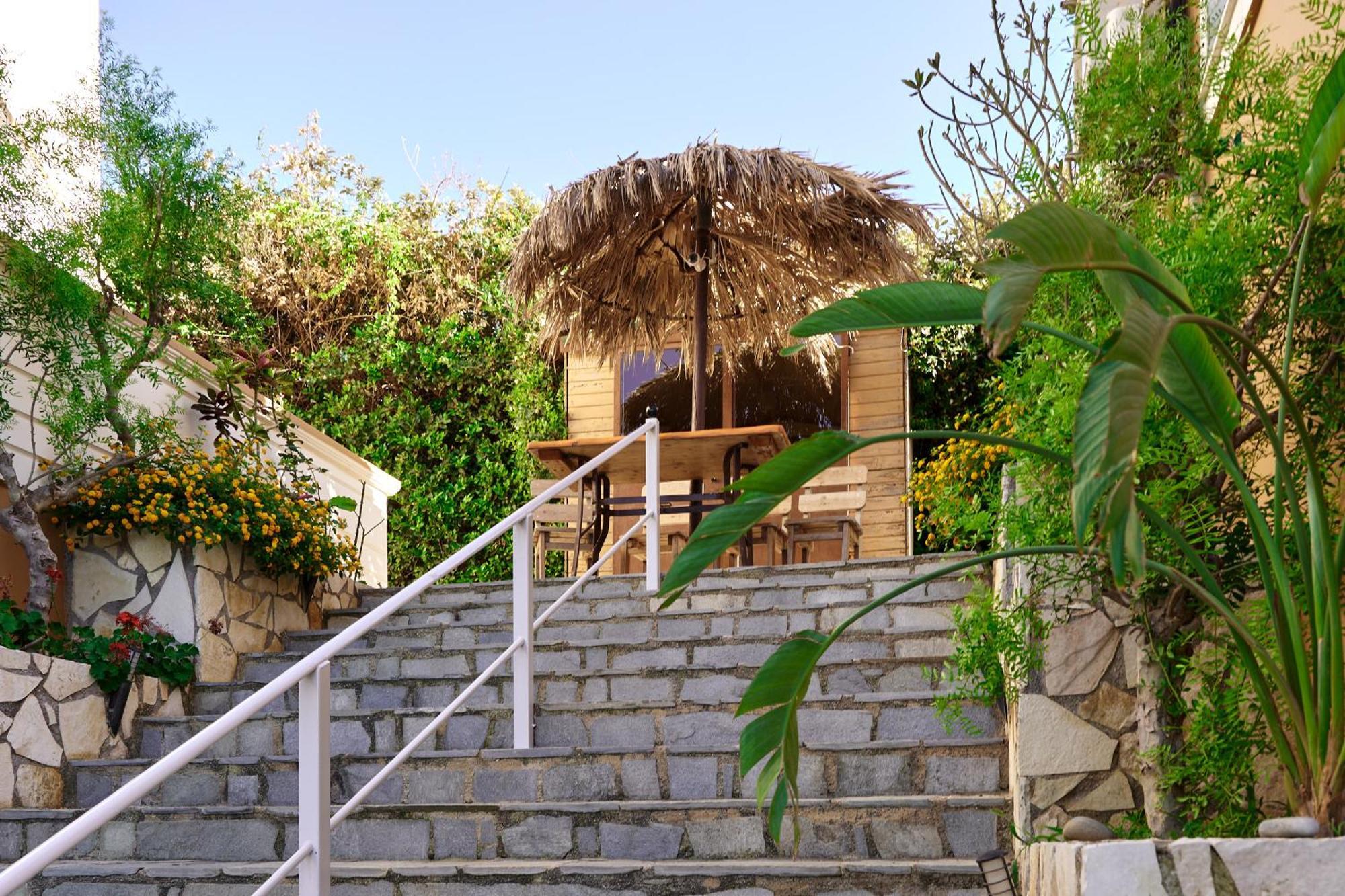 Villa Gereoudis Seaview Apartments-Pool & Bar Kolymbari Dış mekan fotoğraf