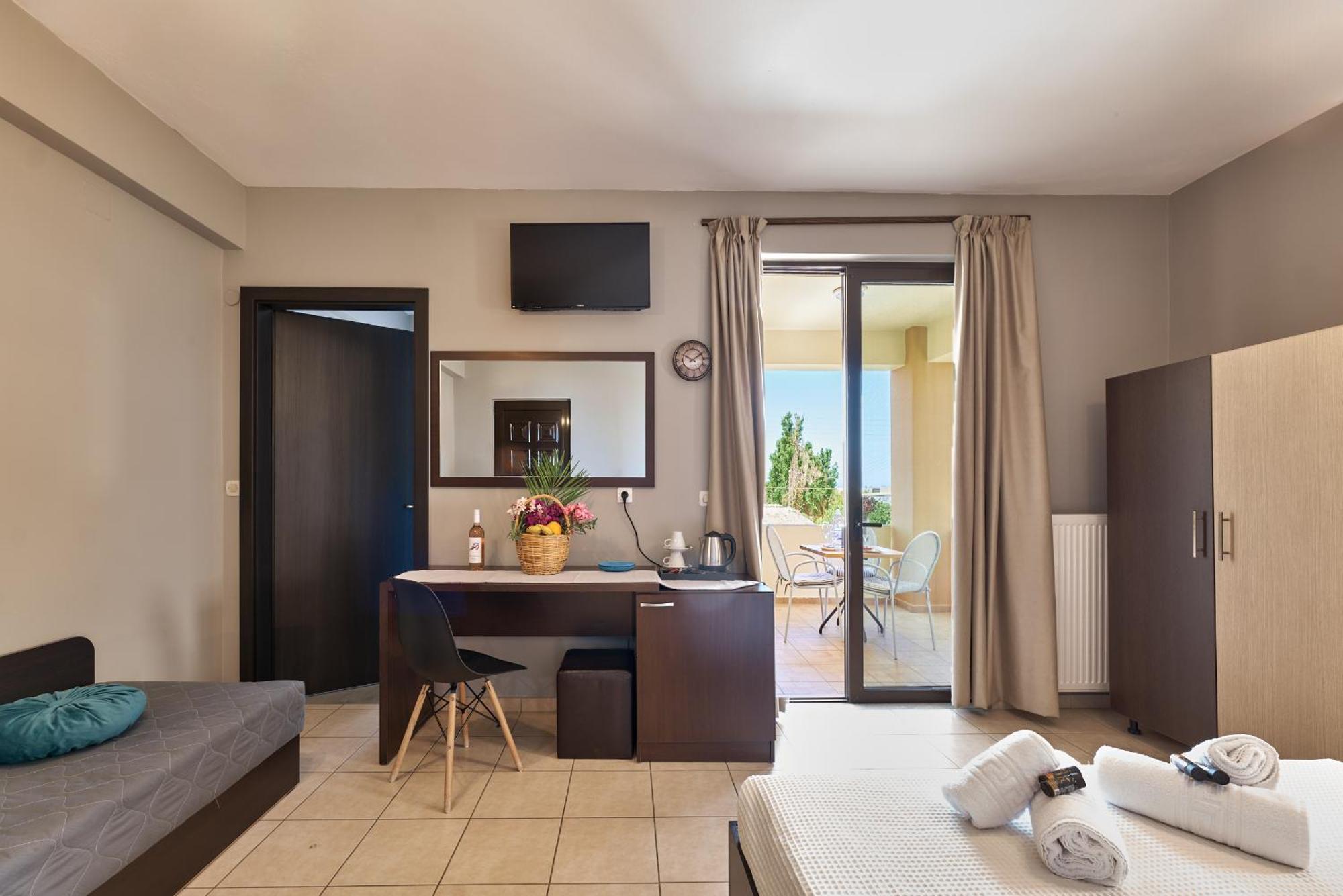 Villa Gereoudis Seaview Apartments-Pool & Bar Kolymbari Dış mekan fotoğraf