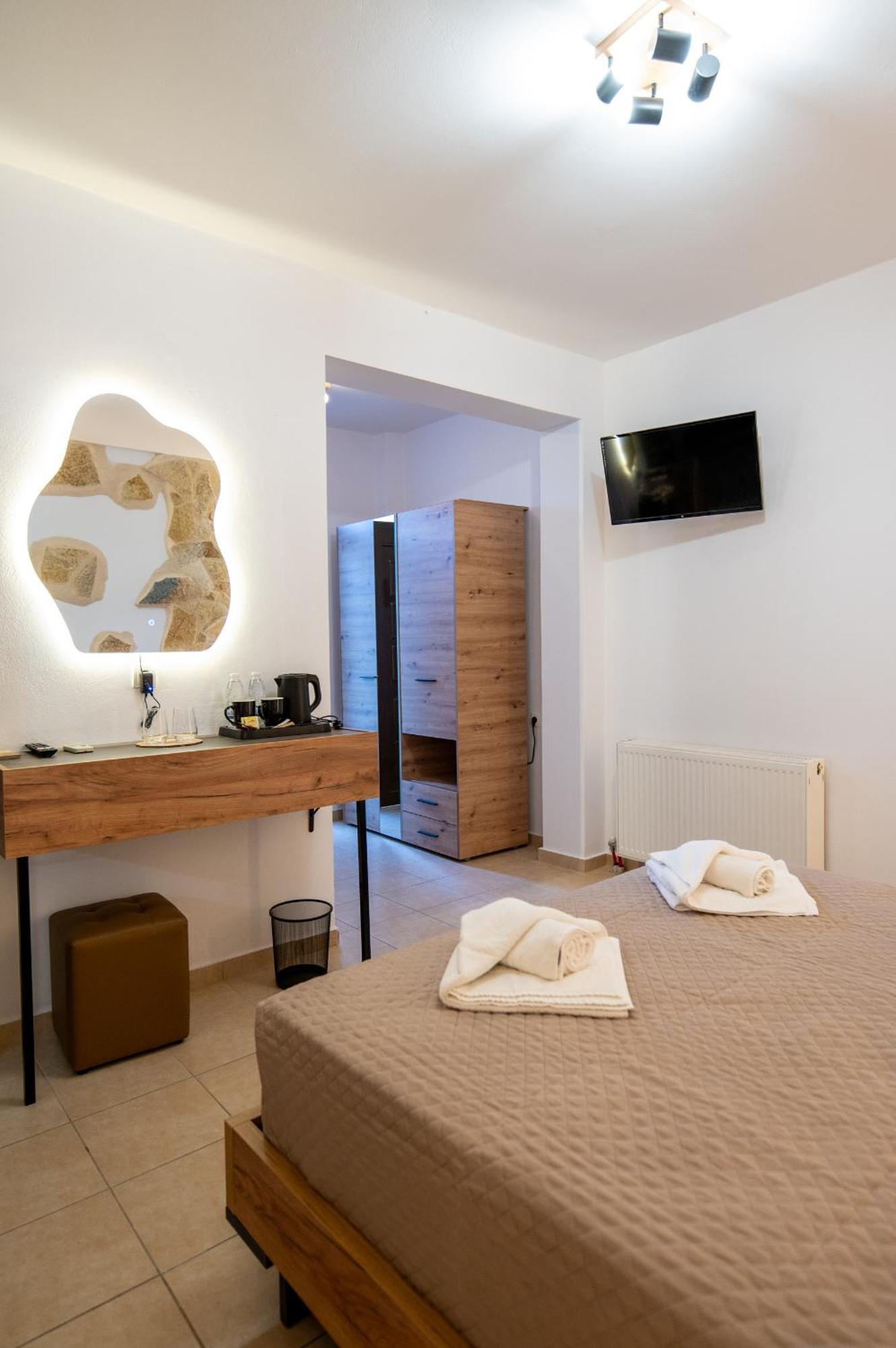 Villa Gereoudis Seaview Apartments-Pool & Bar Kolymbari Dış mekan fotoğraf