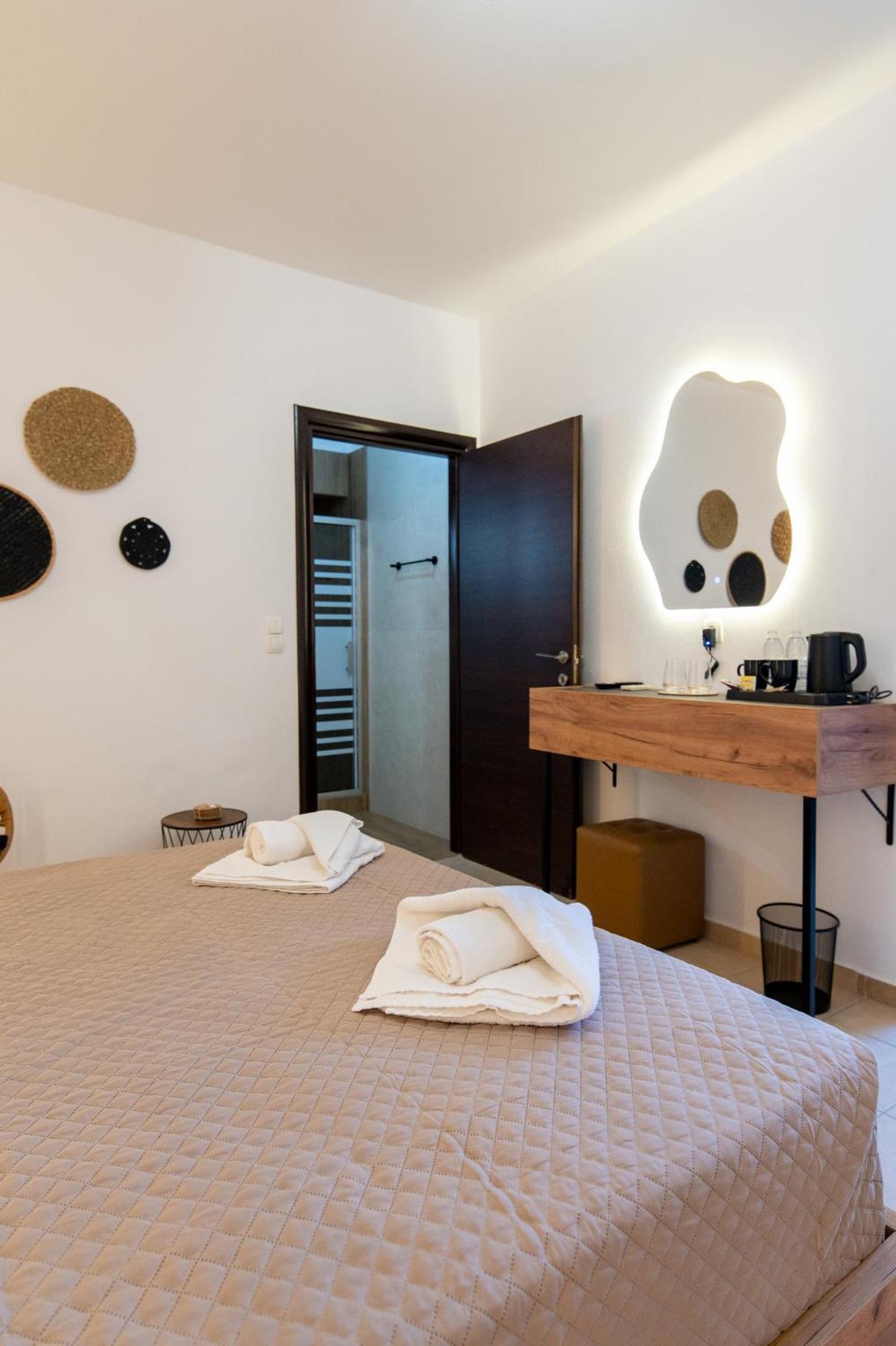 Villa Gereoudis Seaview Apartments-Pool & Bar Kolymbari Dış mekan fotoğraf