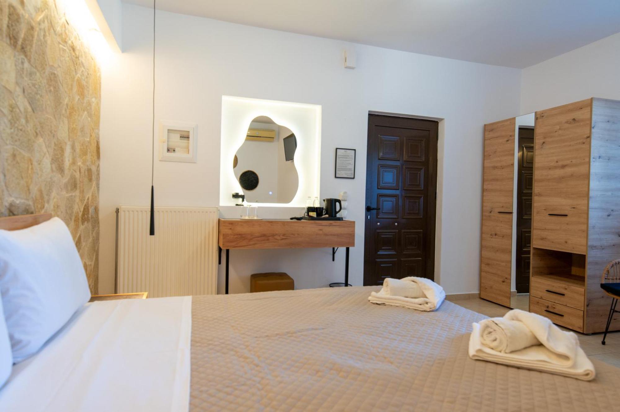 Villa Gereoudis Seaview Apartments-Pool & Bar Kolymbari Dış mekan fotoğraf