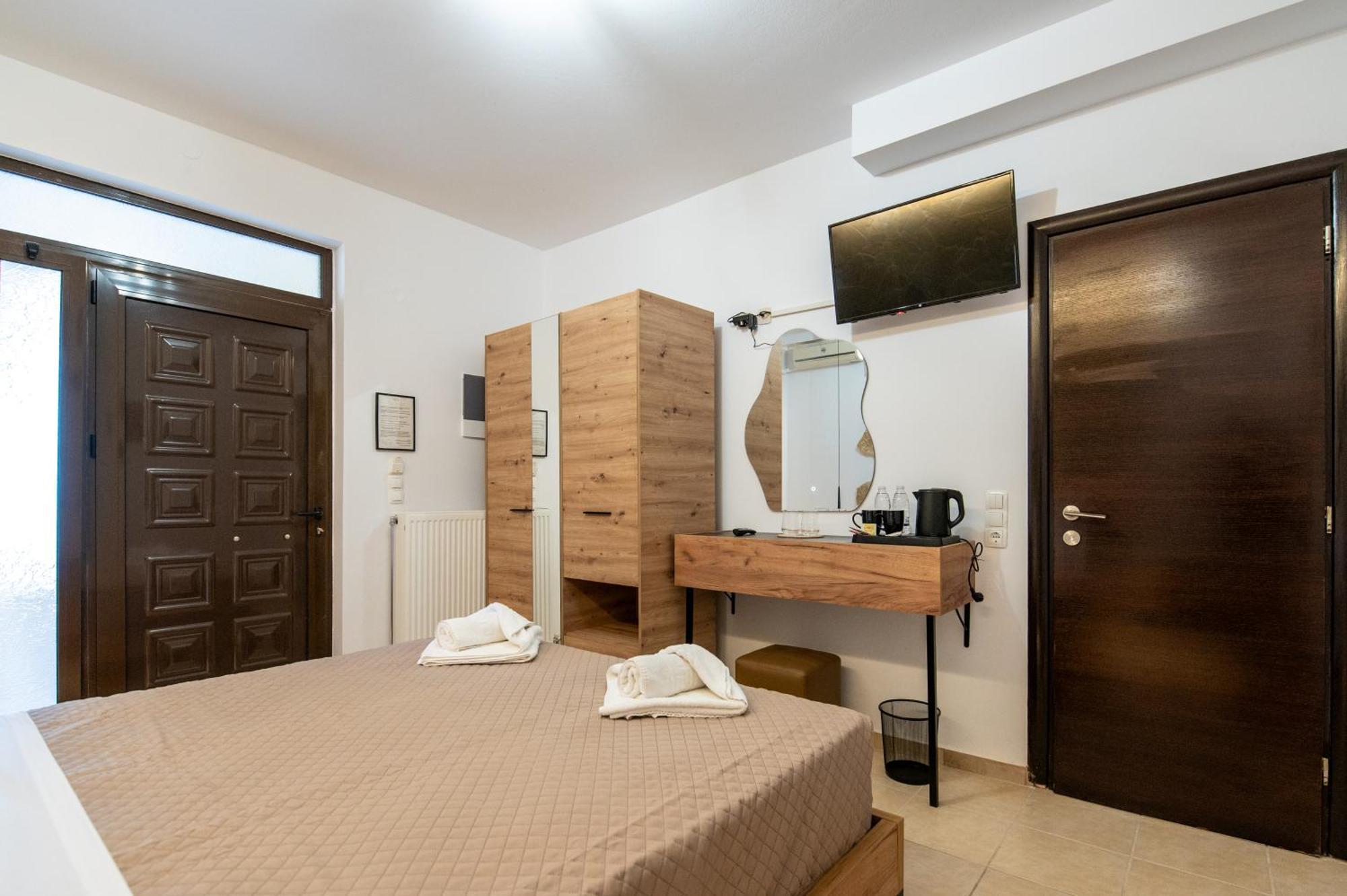 Villa Gereoudis Seaview Apartments-Pool & Bar Kolymbari Dış mekan fotoğraf