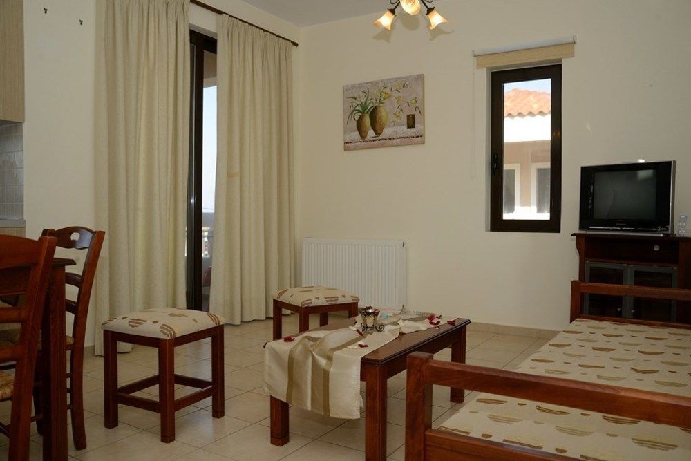Villa Gereoudis Seaview Apartments-Pool & Bar Kolymbari Dış mekan fotoğraf